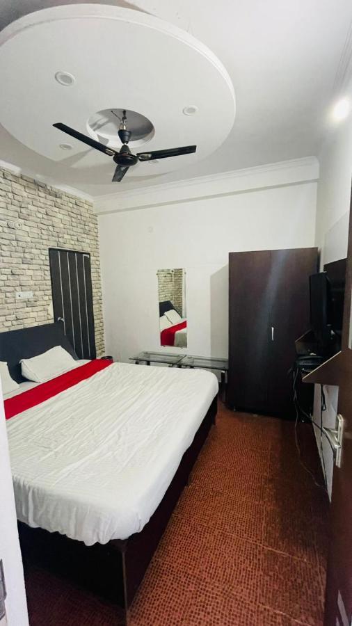 Hotel Pacific Grey By Wb Inn ลัคเนา ภายนอก รูปภาพ