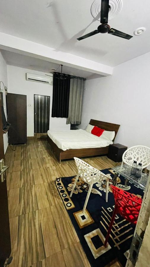 Hotel Pacific Grey By Wb Inn ลัคเนา ภายนอก รูปภาพ